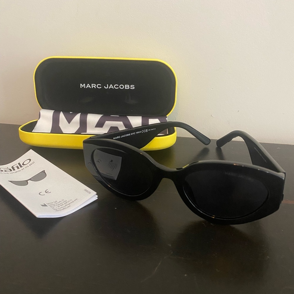 Marc Jacobs Black Sunglasses with Yellow Case
